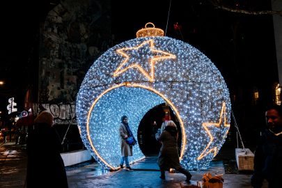 fitzrovia bauble illuminated